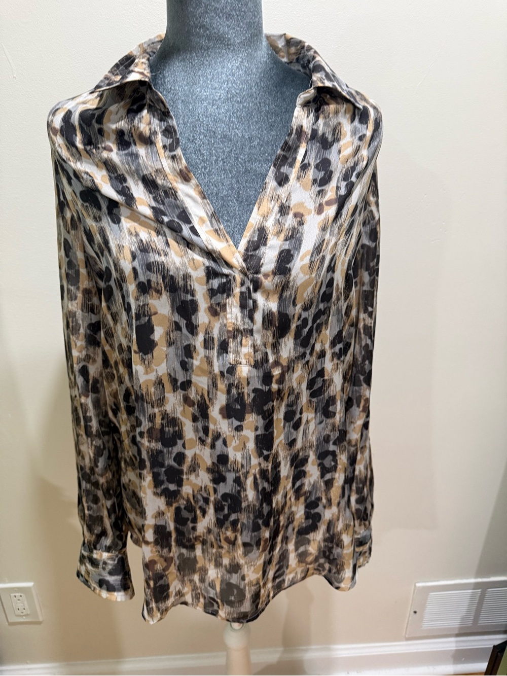 Ann Taylor Leopard Print Button-Down Blouse in Tan, Black & Cream